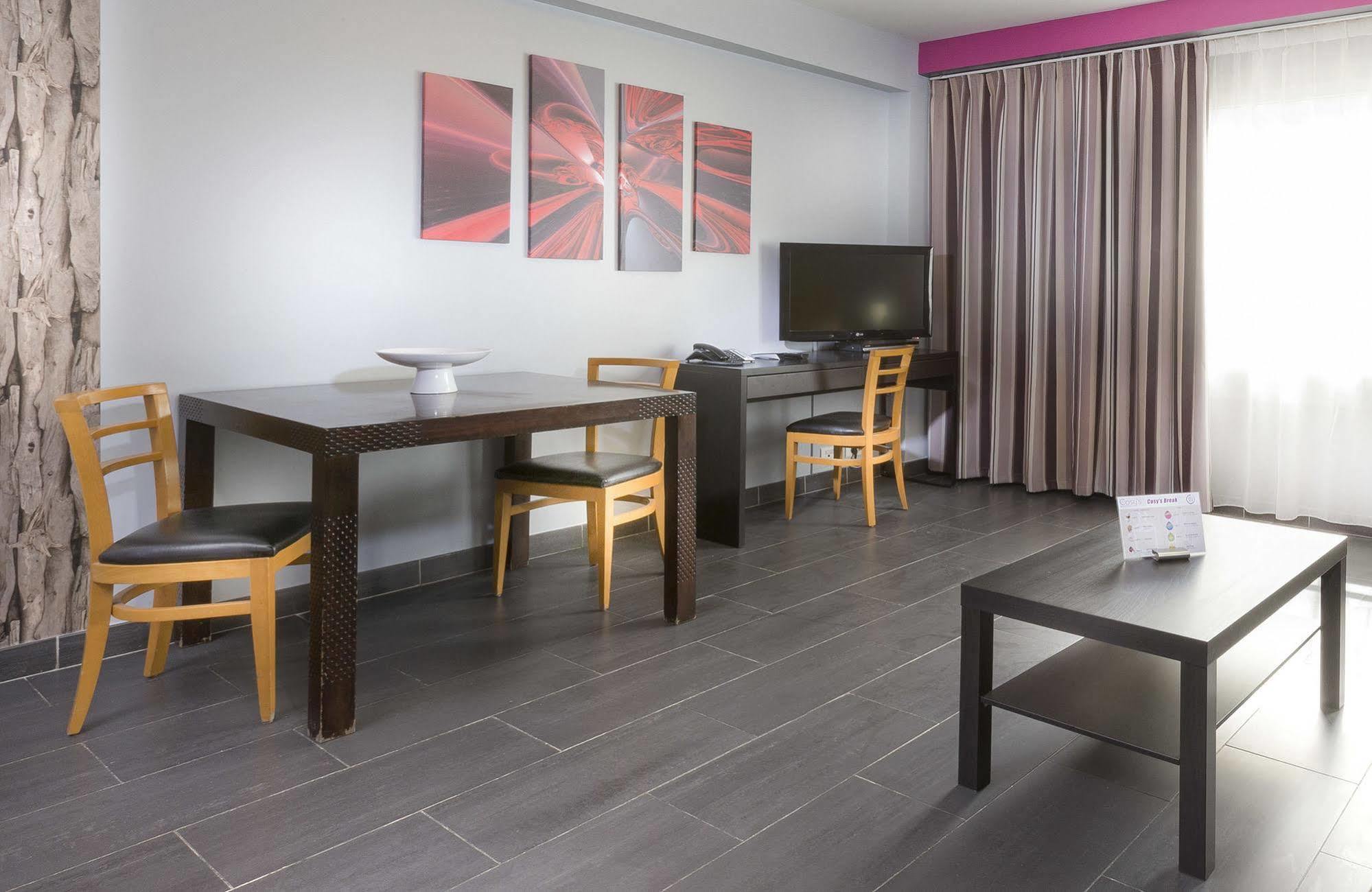 Apart-hotel Cadet 4*